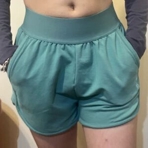 GYMSHARK shorts size‎ s